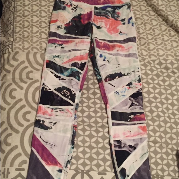 Lululemon ‘High Times’ Leggings - Picture 2 of 7